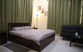 Luxury Private Studio Apartment Close To Airport