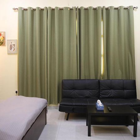 Luxury Private Studio Apartment Close To Airport Abu Dhabi Exterior foto